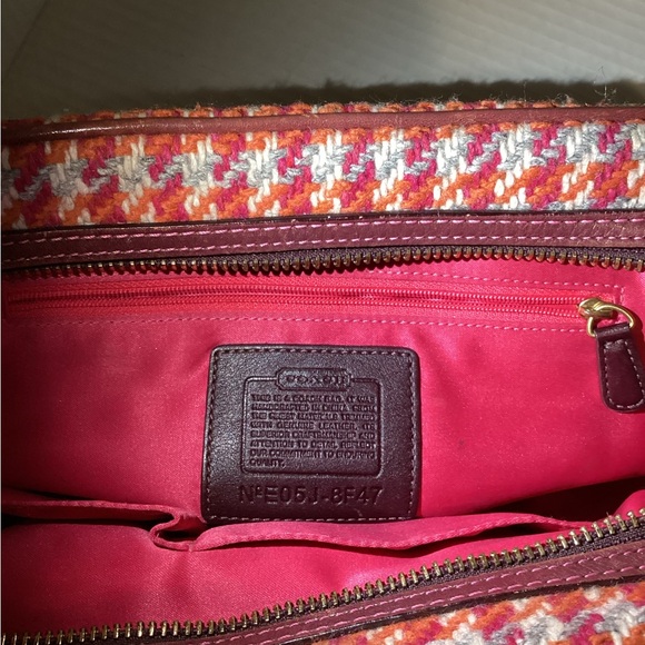 COPY - Coach Limited Edition Hamptons Pink Houndstooth Tweed Satchel Boston Bag - Picture 4 of 4